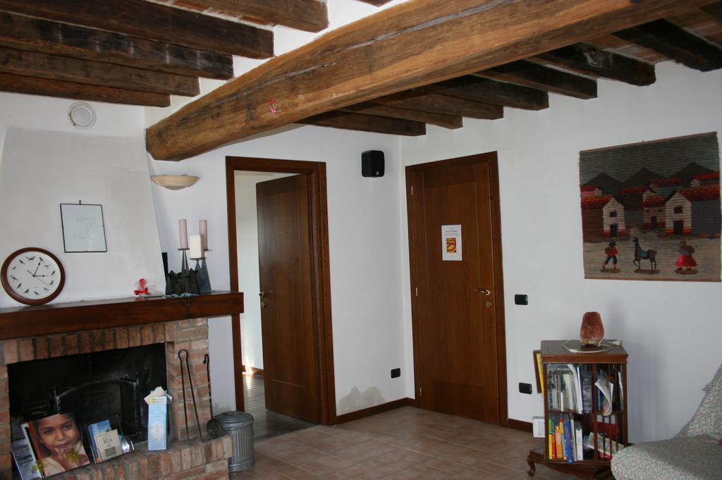 Casa Dell' Abbondanza B&B Agriturismo Vigoleno Exterior foto