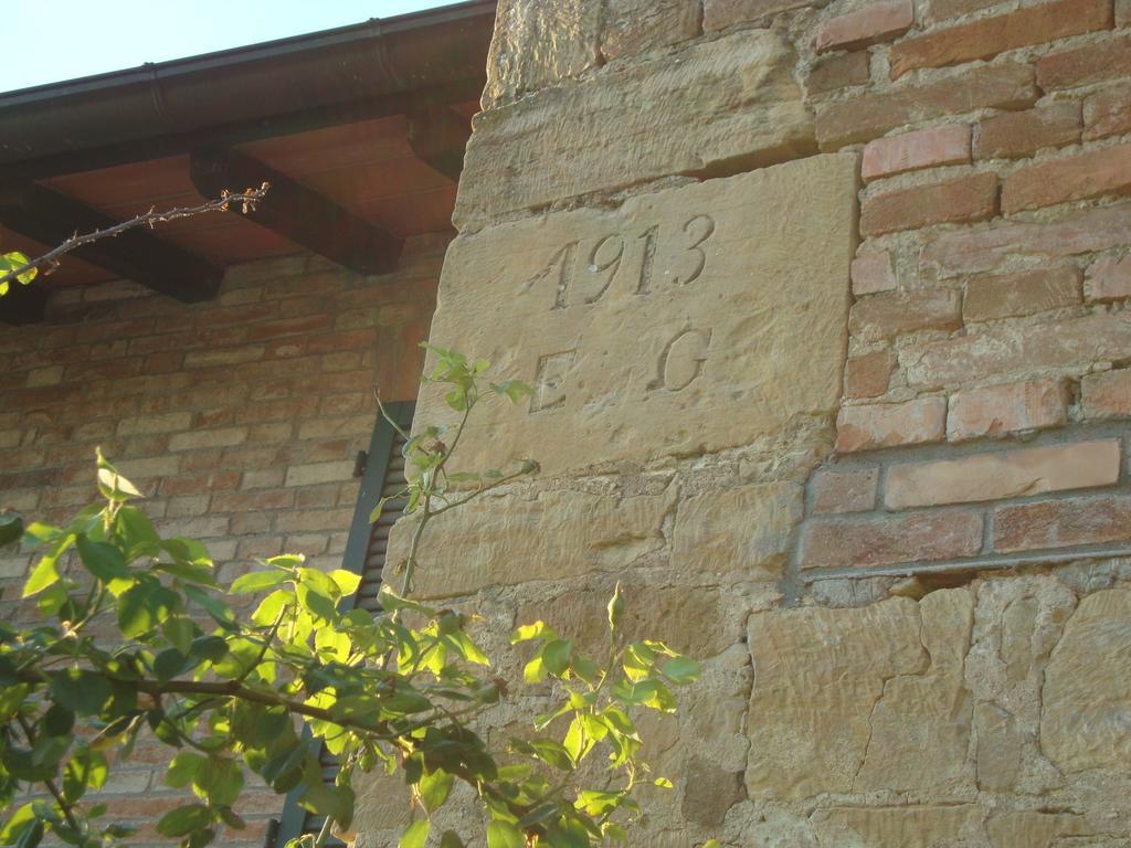 Casa Dell' Abbondanza B&B Agriturismo Vigoleno Habitación foto